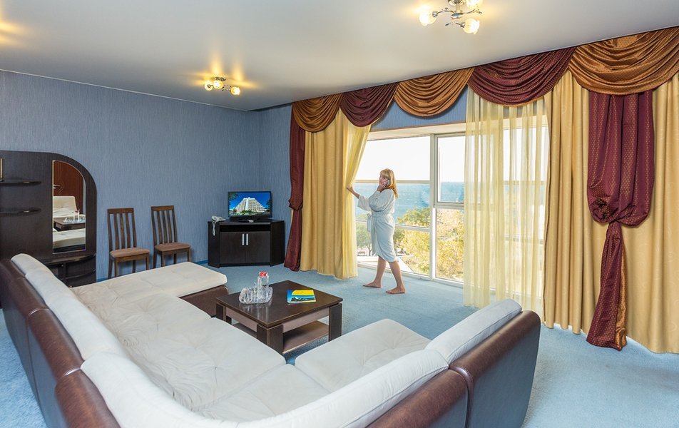 Панорамный Люкс 2-местный 2-комнатный (корпус 3)