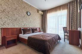Люкс двухкомнатный 5х с балконом, Отель Villa Gold, Сочи