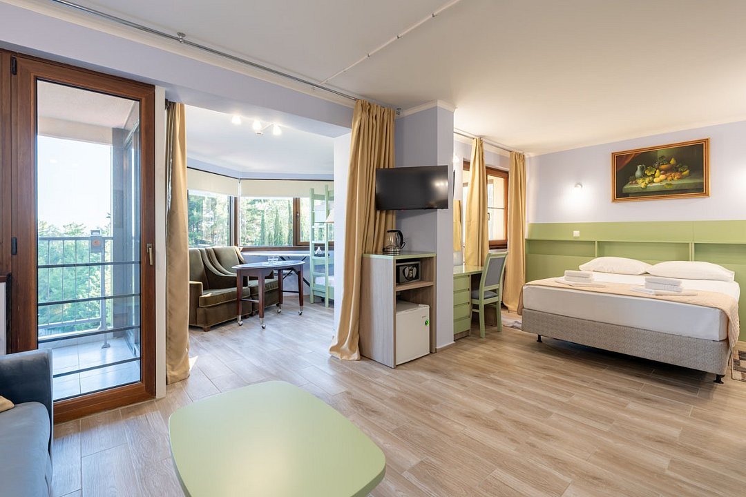 Полулюкс 2-местный 2-комнатный SUITE PRESTIG