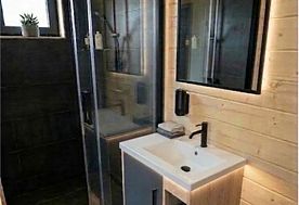 4-мест. (разм. в 5-мест.) 2-комн. шале, Отель Freedom 3, Пицунда