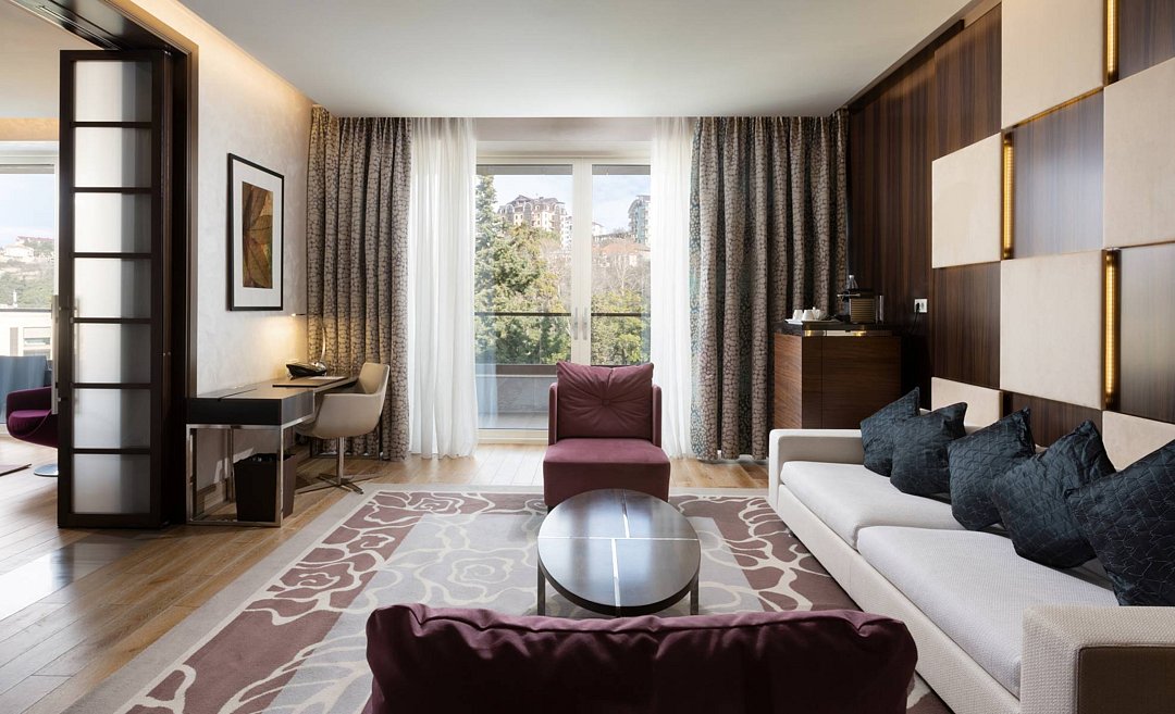 Signature Suite