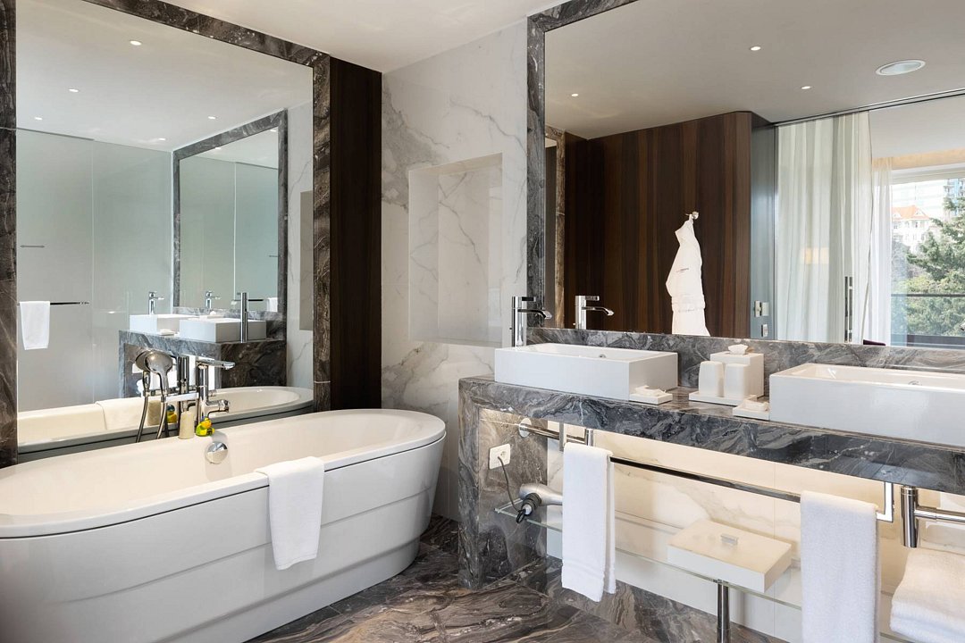 Signature Suite