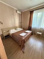 Двух комнатный "Раздельный" 1 этаж, Отель Диана, Кабардинка