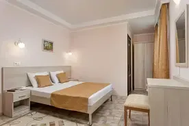 Двухместный номер с кухней Корпус А Комфорт (двуспальная кровать), Отель Русич, Анапа