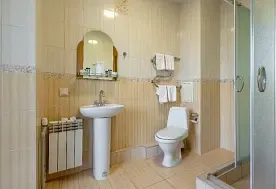 1-мест. (разм. в 2-мест.) 2-комн. люкс, корп. 7, Санаторий Узбекистан, Ялта