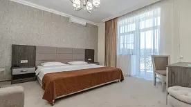 3-x местный комфорт с французским балконом и видом на территорию, Отель Rinn Rise Resort, Джемете