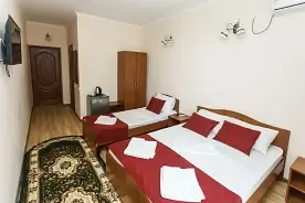 Трехместный номер Комфорт с двумя балконами, Отель У моря, Витязево