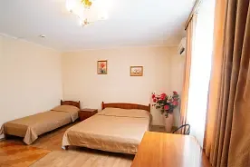 3-x местный стандарт, Отель Эдем, Глафировка