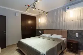 Двухместный полулюкс (Главный корпус) с 2 комнатами с балконом (двуспальная кровать), Пансионат Литфонд, Пицунда
