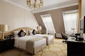 Mансардный номер с двумя раздельными кроватями, Отель The St. Regis Moscow Nikolskaya, Москва