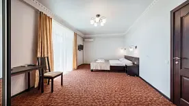 2-x местный полулюкс с 1 кроватью, Отель Скиф, Лазаревское