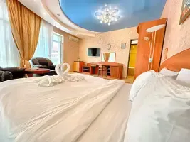 Люкс с балконом и с видом на море, Отель МиЛоо, Лоо