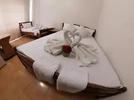 Трёхместный номер Comfort с балконом, Отель Лоогуна, Лоо