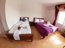 Четырёхместный номер Comfort с балконом, Отель Лоогуна, Лоо