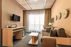 Двухместный номер Premium Deluxe с балконом и с видом на лес (2 отдельные кровати), Отель Arkhyz Royal Resort & Spa, Архыз