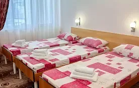 3-x местный стандарт с балконом  1 корпус, 2-3 этаж, Отель Салют, Новомихайловский