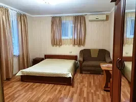 Трёхместный номер с креслом-кроватью корпус 2, Отель Энигма, Николаевка