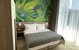 2-x местный джуниор сюит с террасой, боковой вид на море, Отель Garden Resort Gagra, Гагра