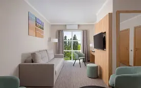 2-x местный 2-х комн. полулюкс корпус Горизонт, Отель Город Mira  Resort & Spa Miracleon 5, Анапа