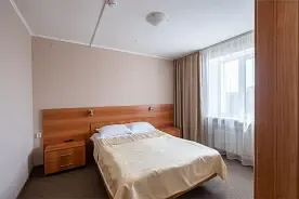 "Джуниор Сюит" с двуспальной кроватью, Гостиница Авиатор, Казань