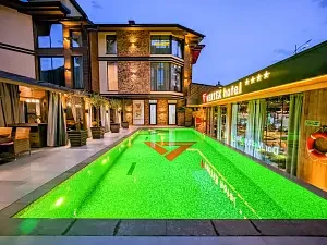 Бассейн — Отель «Vertex Spa hotel», Эстосадок