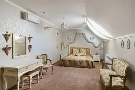Двухместный люкс Шебби шик с 2 комнатами (двуспальная кровать), Отель Гарден, Тюмень