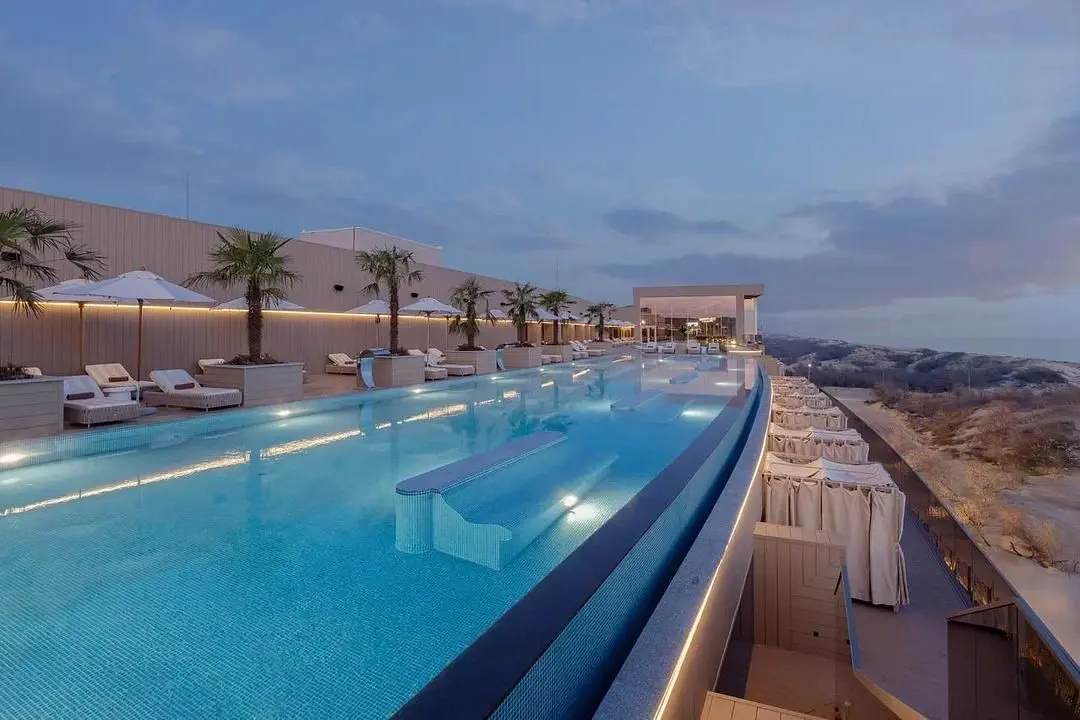 Бассейн — СПА-отель «Dusit Thani Resort & Spa Anapa Miracleon», Анапа