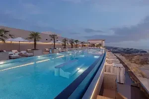 Бассейн — СПА-отель «Dusit Thani Resort & Spa Anapa Miracleon», Анапа