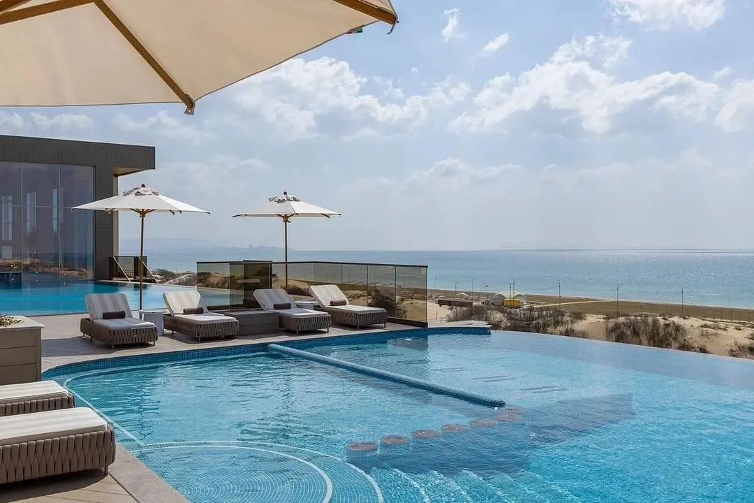 Бассейн — СПА-отель «Dusit Thani Resort & Spa Anapa Miracleon», Анапа