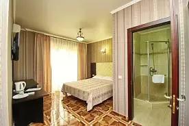 Двухместный номер Comfort с балконом (двуспальная кровать), Гостиница Castro, Кабардинка