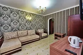Люкс с 3 комнатами с балконом, Гостиница Castro, Кабардинка