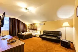 Люкс с балконом, Отель Сальвадор Holiday Hotel&Aqua-zone, Геленджик