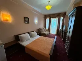 2-x местный полулюкс южный (4-х местный, 200 м до моря) Корпус 1, Мини-отель Мечта, Алушта