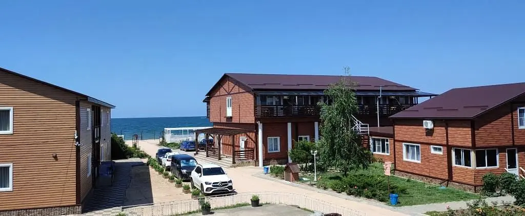 Отель База отдыха Надежда, станица Голубицкая, Краснодарский край