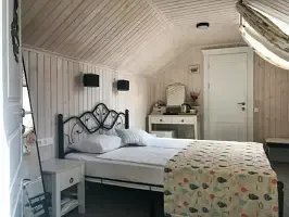 Двухместный номер Мансардный (двуспальная кровать), Отель Оливия, Анапа