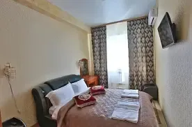 Двухместный полулюкс (двуспальная кровать), Гостиница Абсолют, Арсеньев