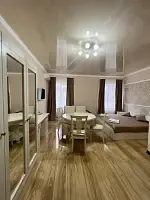 Двухместный люкс с видом на озеро (двуспальная кровать), Отель Дельфин, Ореховая Роща