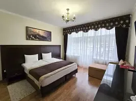 Двухместный номер Comfort c 1 комнатой с балконом и с красивым видом из окна (двуспальная кровать), Отель Барс, Кировский район