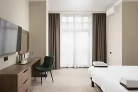 2-x местный делюкс без балкона вид во двор, Отель Loft Hotel, Новый Афон