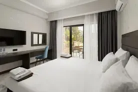 2-x местный делюкс с террасой и видом на горы, Отель Loft Hotel, Новый Афон