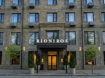 Отель Rioniros
