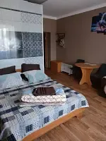 Двухместный семейный номер Superior с балконом и с видом на внутренний двор (двуспальная кровать), Отель Гостиница Легенды Байкала, поселок Слюдянка