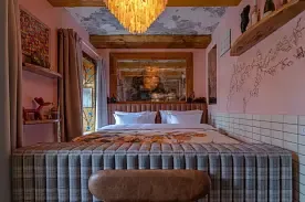 Двухместный люкс с видом на город (двуспальная кровать), Гостиница Villa Mr. Pinky / Вилла Мистер Пинки, Санкт-Петербург