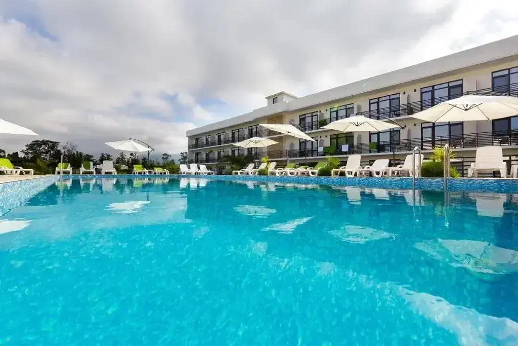 Открытый бассейн — Отель «Club Resort Hotel «OASIS»», Алахадзы