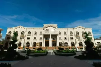 Отель Zarafshon Parkside