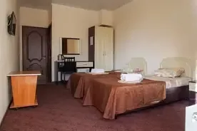 Стандарт с балконом 2 односпальные кровати, Гостевой дом Марити, Анапа