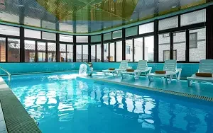 Крытый бассейн в SPA-комплексе — Отель «Democratia (Демократия)», село Сукко