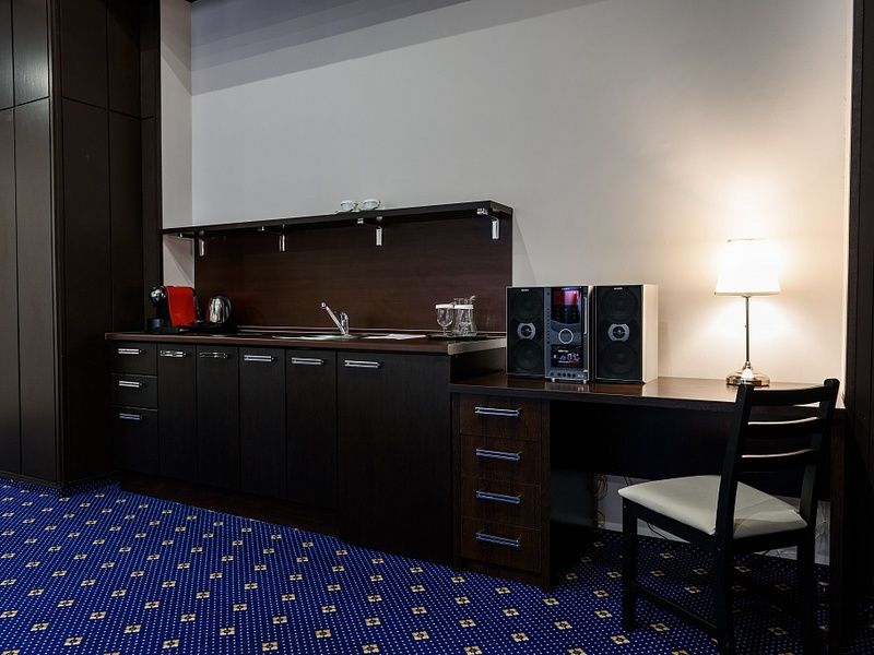 Апартаменты 2-местный 2-комнатный с видом на озеро (корпус Югославский)