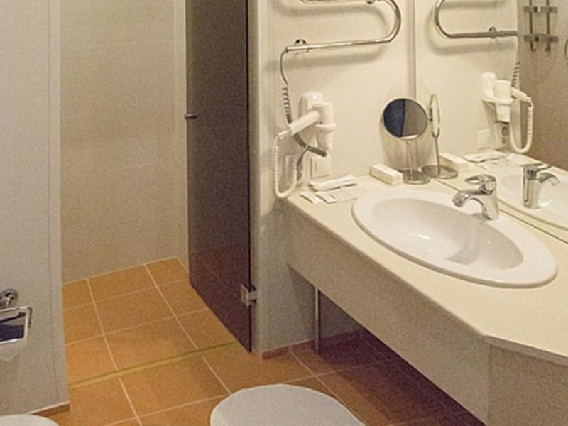 Люкс 2-местный 2-комнатный (корпус Югославский)