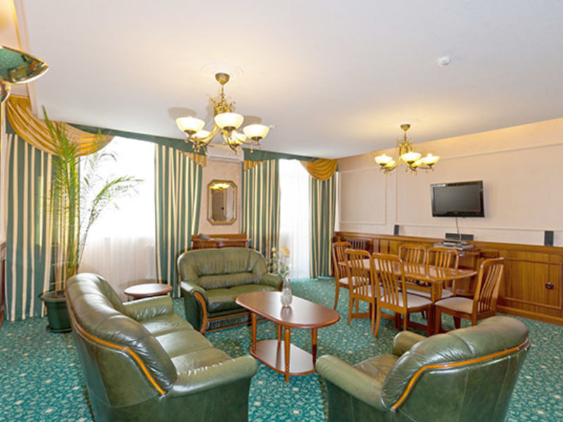 Сюит 2-местный 3 комнатный №701